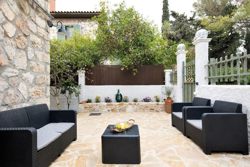 Queen'S Stone Legend, Royal Living By Acropolis Athen Exterior foto